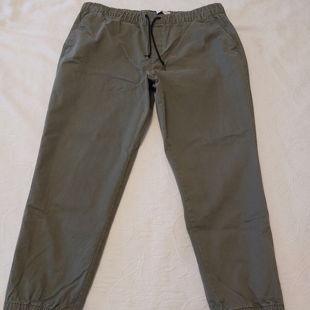 Built-in Flex Modern Jogger